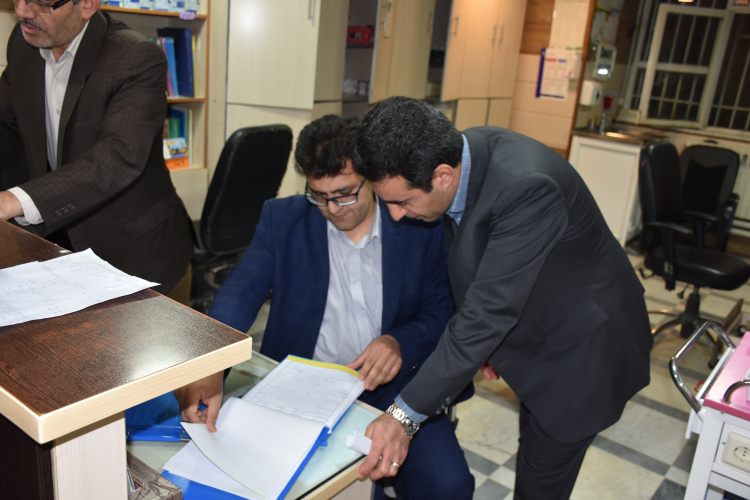 بازدید رئیس دانشگاه، معاون درمان و کارشناسان معاونت درمان دانشگاه از بیمارستان حضرت ولیعصر (عج)